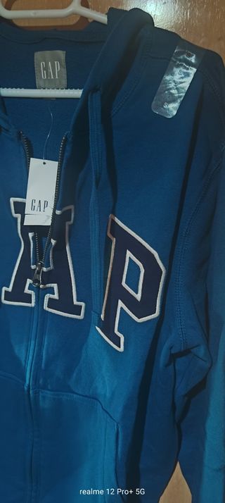Sudadera GAP cremallera es S pero da talla M 