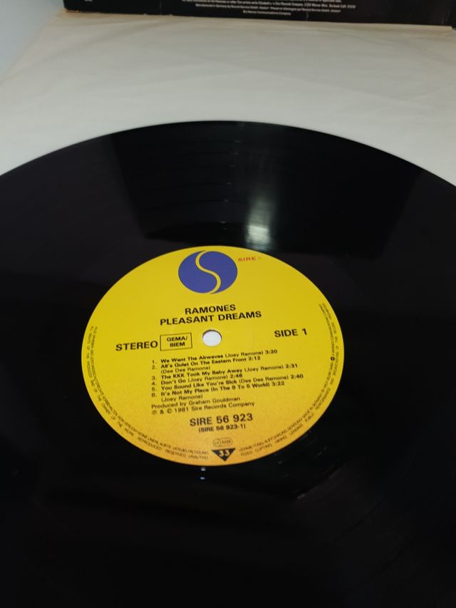 LP Ramones - Pleasant Dreams (1981)