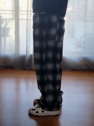 Pantalones grises a cuadros