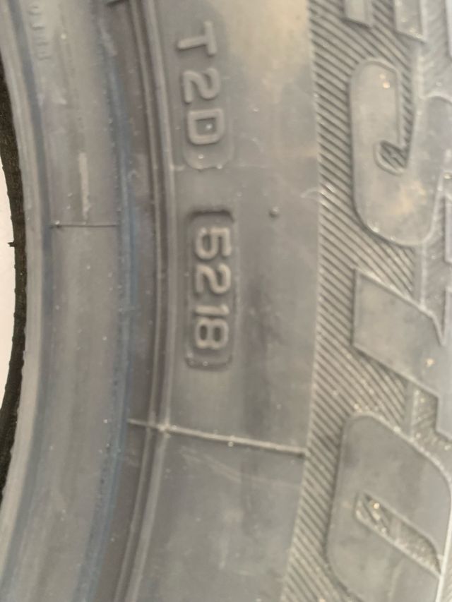 2 Pneumatici215/60/17  BRIDGESTONE DUELER HP SPORT