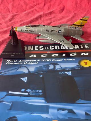 F-100 Super Sabre + Libro