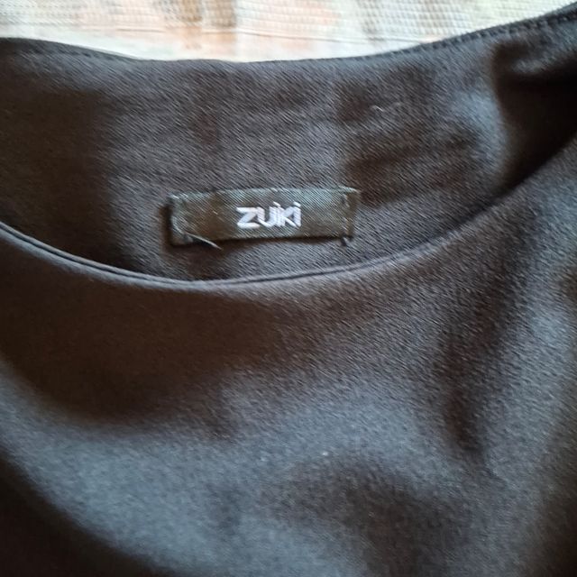 Abito Zuiki a righe orizzontali bianche e nere