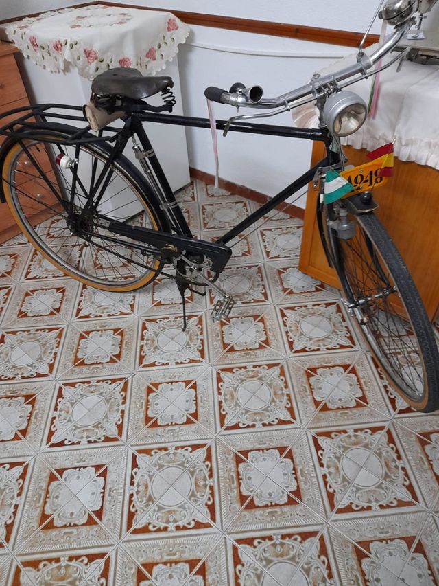 Bicicleta clásica BH antigua