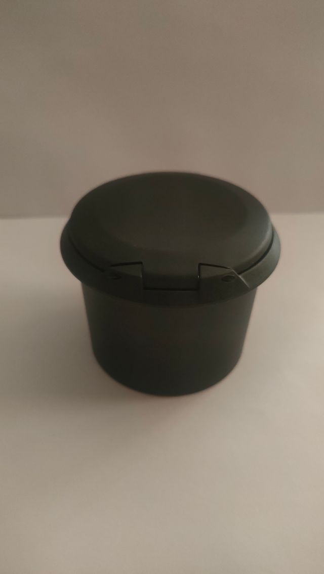 Cenicero Mercedes Benz - carro