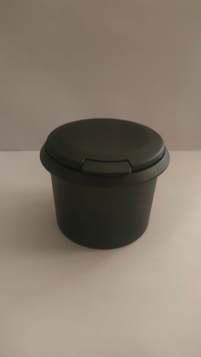 Cenicero Mercedes Benz - carro