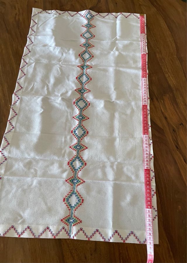 Mantel y servilletas bordados