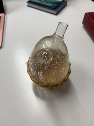 Oliera in vetro e vimini