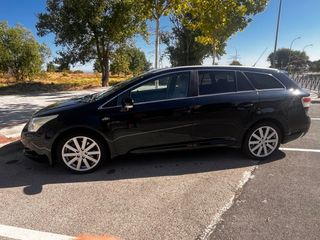 Toyota Avensis 2011