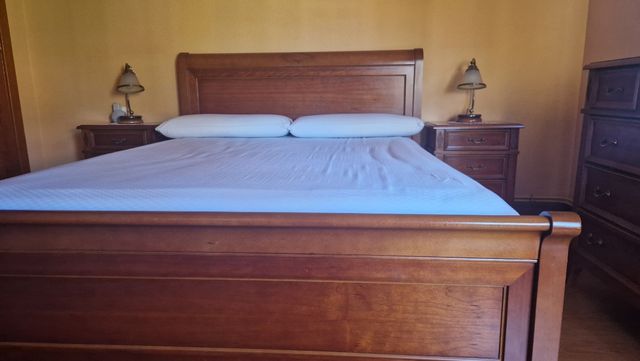 Dormitorio madera cerezo