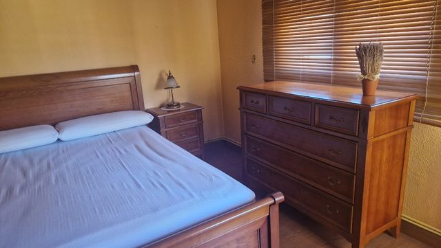 Dormitorio madera cerezo