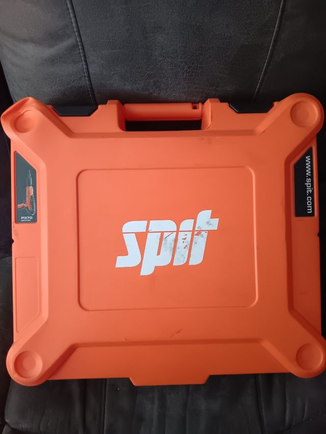 Spitfire P 370 Clavadora