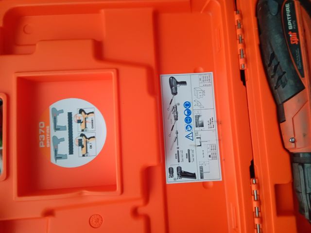 Spitfire P 370 Clavadora