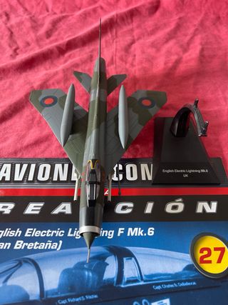 Avion inglés Electric Lightning F.6