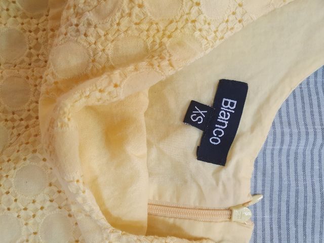 Vestido amarillo impecable