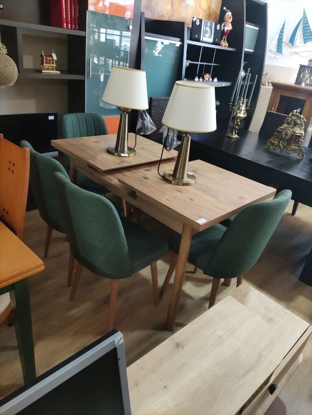 Mesa Nueva de Comedor Extensible, 4 Sillas, 1 banc