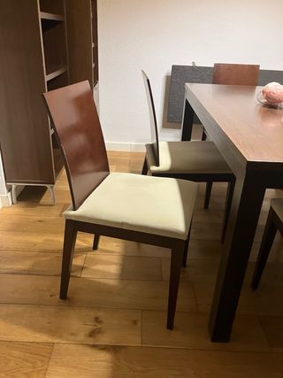 Mesa comedor + 6 sillas,maciza