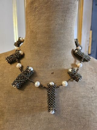 Collana artigianale marrone e bianca