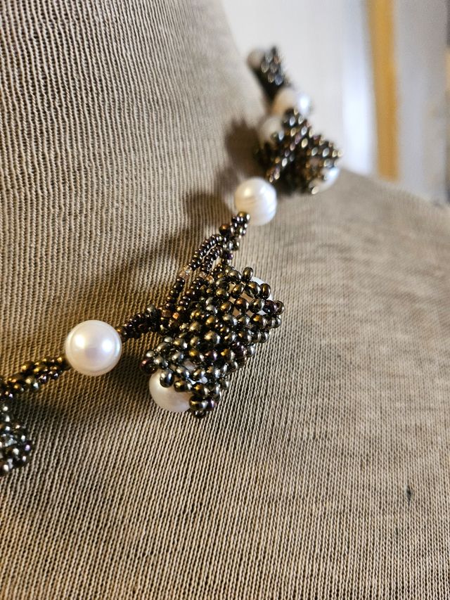 Collana artigianale marrone e bianca