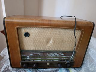 Radio antigua de los años 30