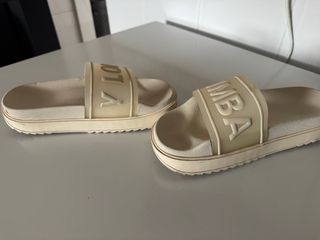 Chanclas Bimba y Lola beige