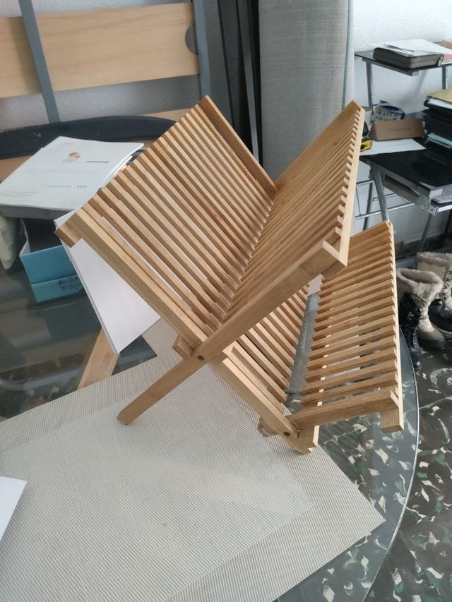 Escurreplatos plegable de madera