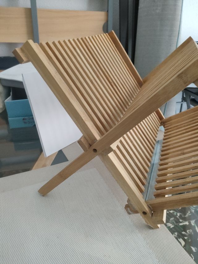 Escurreplatos plegable de madera