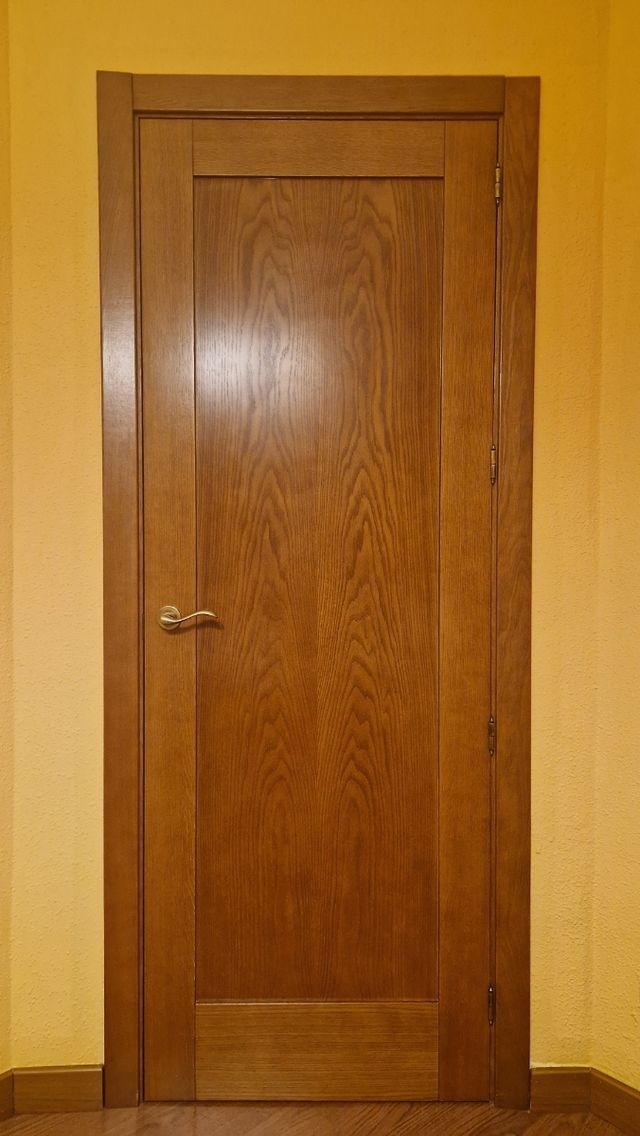 Puertas madera cerezo: 8 unidades+1 doble + marcos