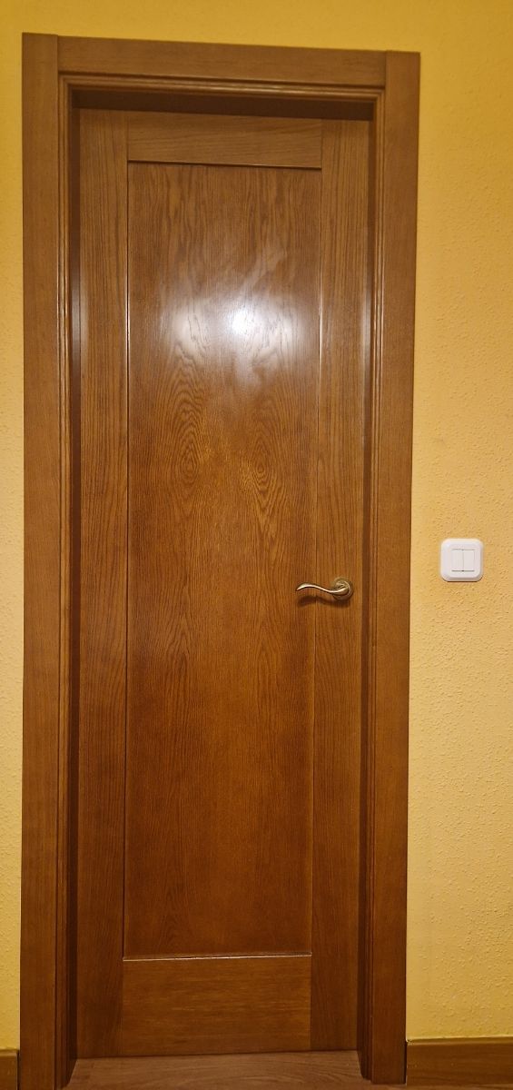 Puertas madera cerezo: 8 unidades+1 doble + marcos