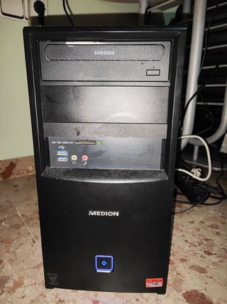 Medion PC + Monitor Samsung 22" + ratón y teclado