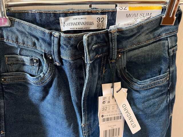 Vaqueros Mom Fit Stradivarius 32