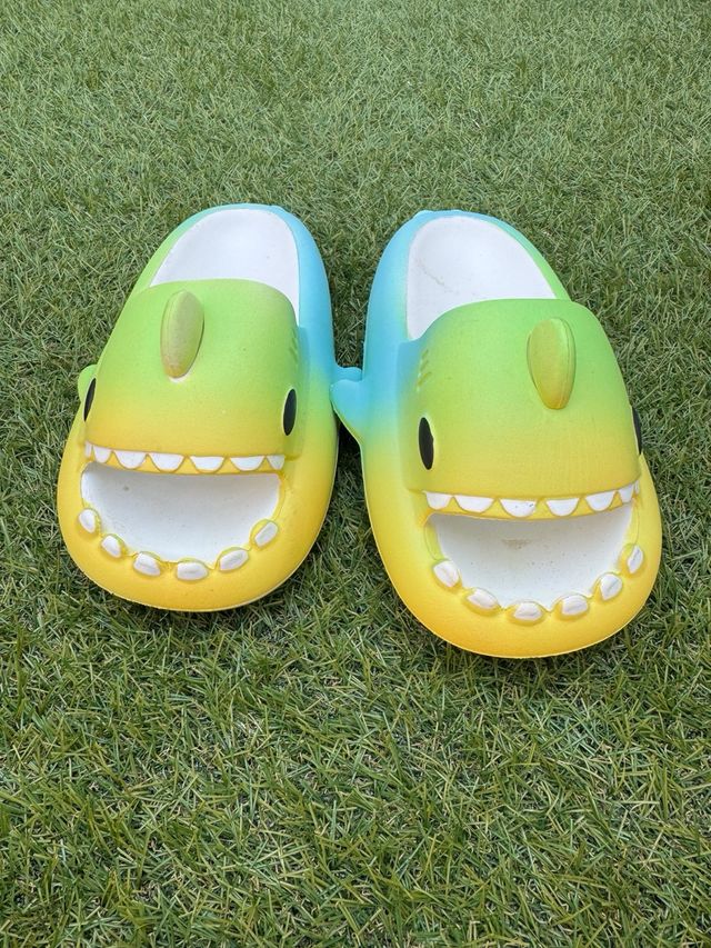 Chanclas tiburón niños/niñas
