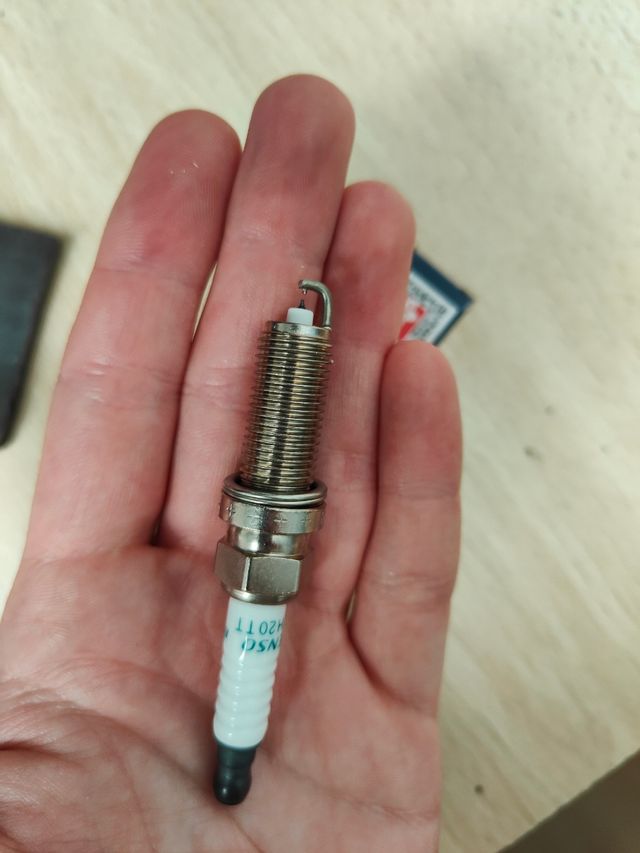 Bujía Denso Iridium IXEH20TT