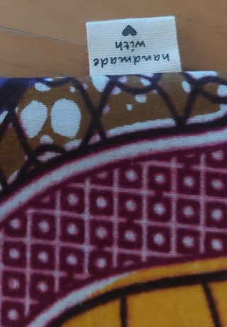  Funda multiusos hecha a mano con tela africana