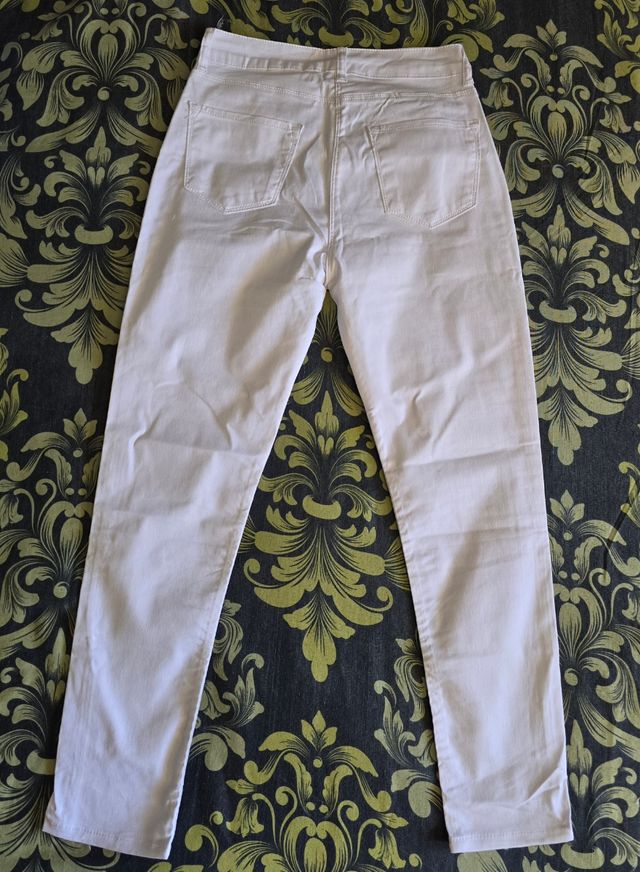 Pantaloni bianchi