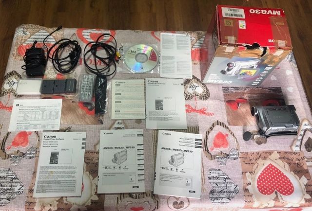 Canon MV830e Cassette Mini DV CamCorder Digitale