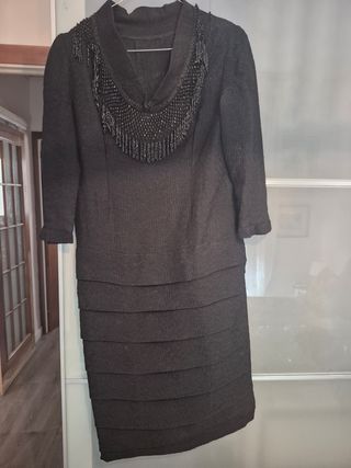 Vestido negro con flecos
