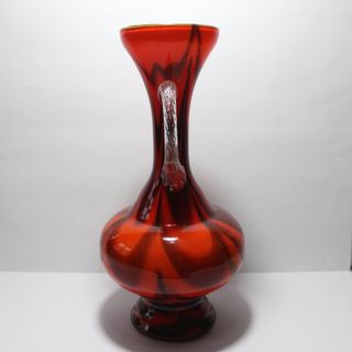 Vaso in vetro opalino anni '70 colore rosso e nero