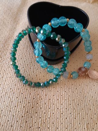 Braccialetti verdi e turchesi
