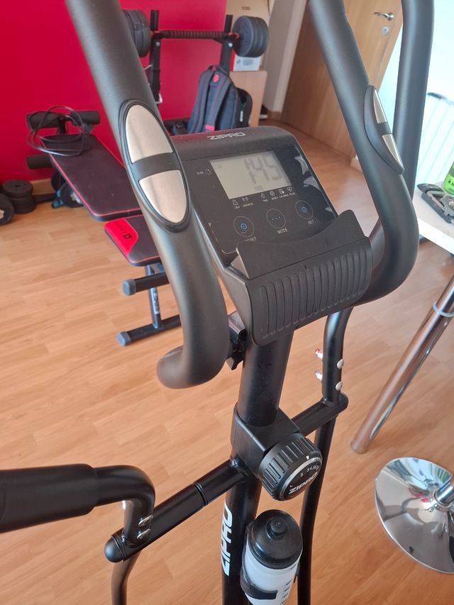 Bicicleta elíptica Zipro - ejercicio