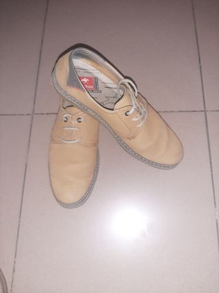 Zapatos Fluchos beige tierra amarillo albero