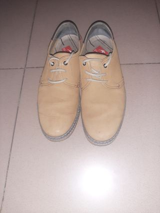 Zapatos Fluchos beige tierra amarillo albero