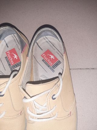 Zapatos Fluchos beige tierra amarillo albero