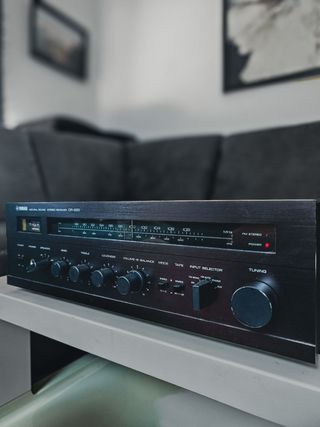 Yamaha CR-220: Amplificador Estéreo Vintage