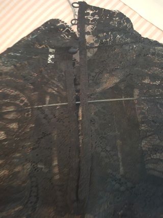 Blusa negra encaje