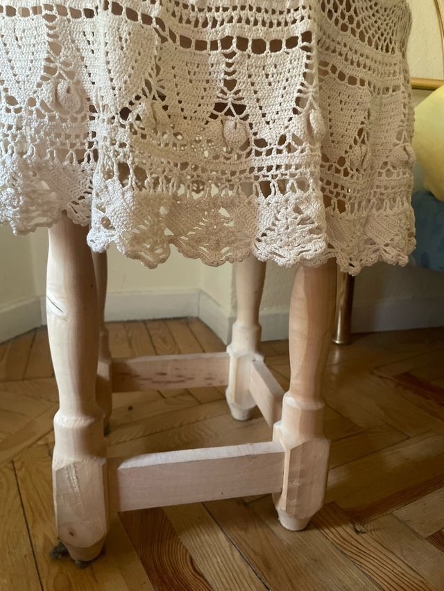 Mesilla de noche tejida a crochet