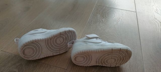 Zapatillas Nike Air Force 1 niño. Talla 22 europea
