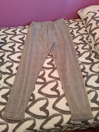 Pantalón vestir gris|rayas negras y rosas