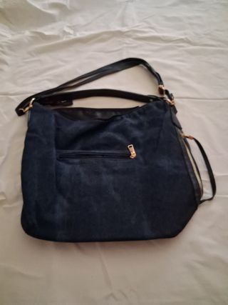 Borsa  a mano e tracolla blu con borchie