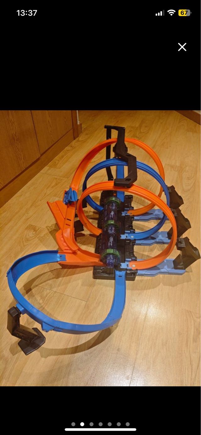 Pista Hot Wheels emocionante incluye pilas 