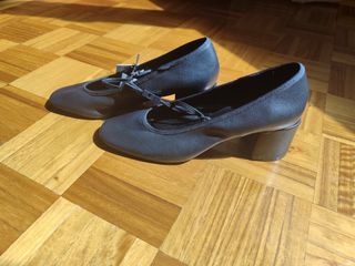 Manoletina negra piel con tacón T:38